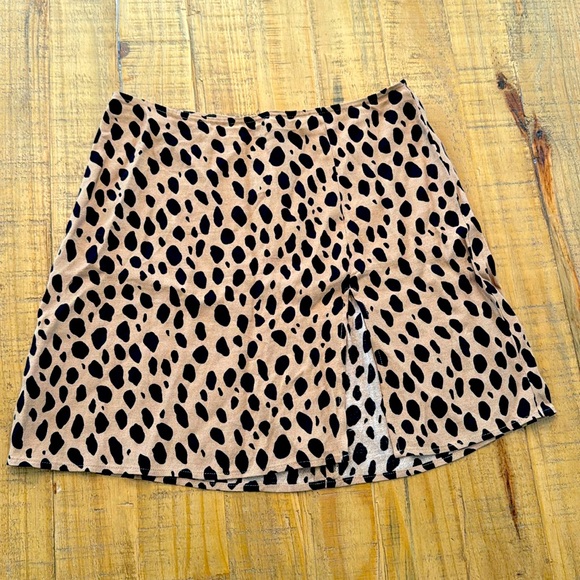 Reformation Dresses & Skirts - Reformation Animal Print Mini Skirt - Size 4